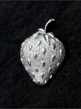 Vintage Sarah Coventry Strawberry Ice Brooch Pin